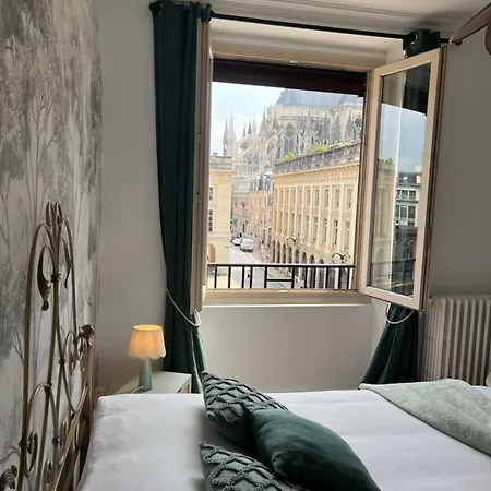 Lägenhet Royal Home, Hypercentre Avec Vue Cathedrale